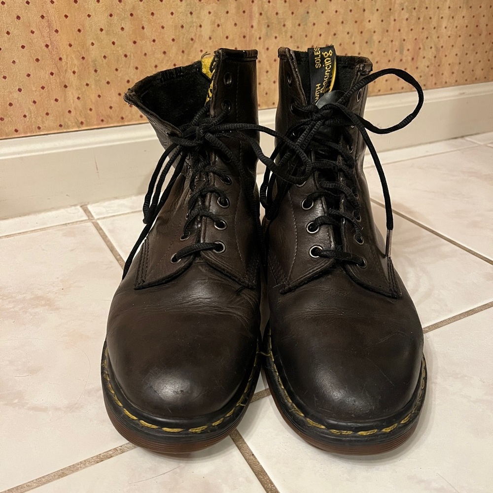 Vintage ‘90s Doc Marten 1460 - Men’s 10